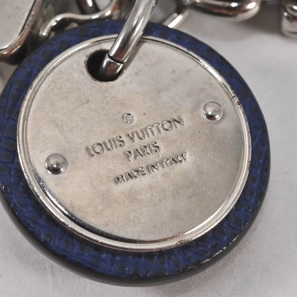 Auth Louis Vuitton Taiga Rama Porte Cles Neo LV Clue Bag Charm blue initials MH - Picture 5 of 13